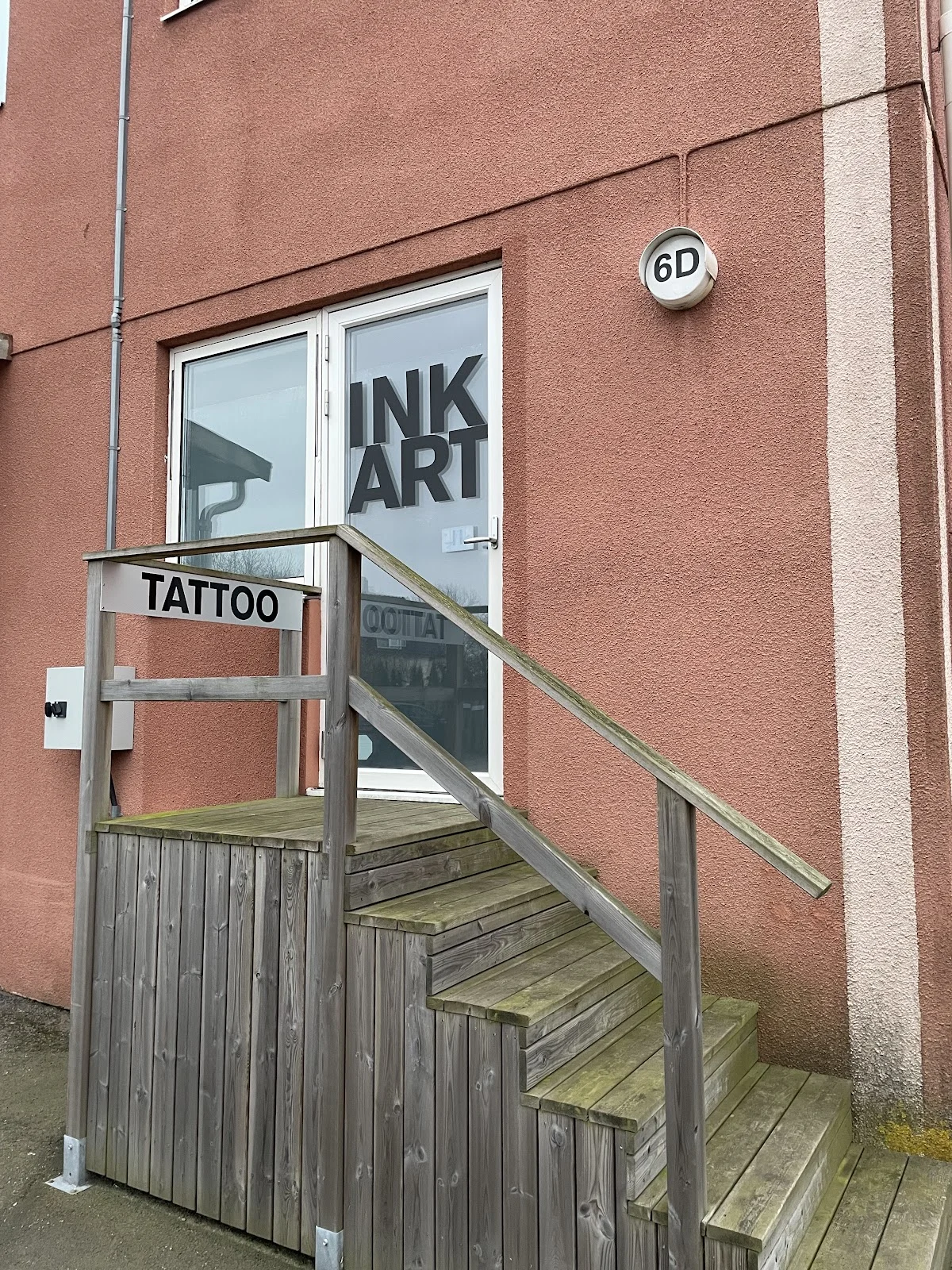 Lonningen Art & Tattoo - 3